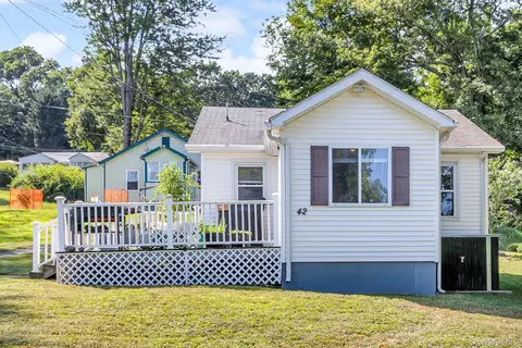42 Heaton Rd, Monroe, NY 10950