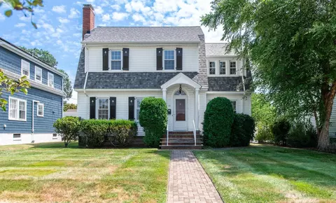 19 Kingston Ave, Poughkeepsie, NY 12603