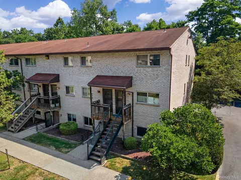 26 Cooper Rd #813, Poughkeepsie, NY 12603