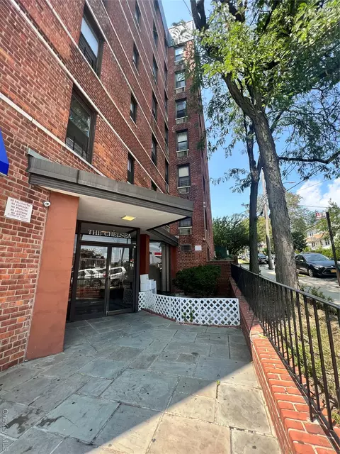 8746 Chelsea St #6E, Jamaica, NY 11432