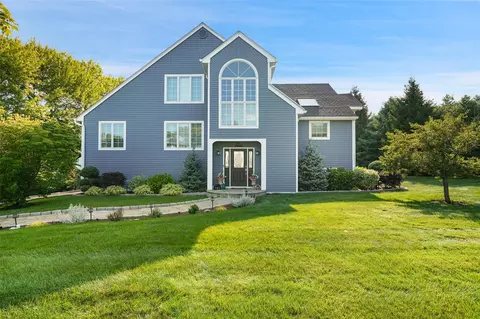 3370 Spruce St, Yorktown, NY 10547