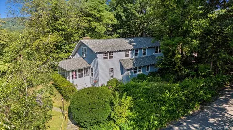 1 Warner Dr, North Salem, NY 10519