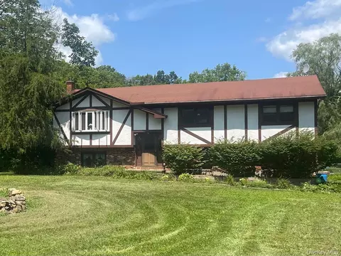 75 Bedell Dr, Greenville, NY 12771