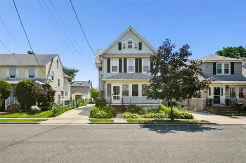 55 Vernon Ave, Rockville Centre, NY 11570