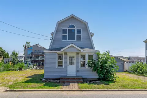 2601 Ocean Ave, Seaford, NY 11783