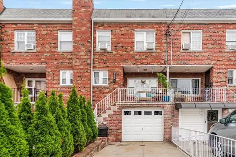 731 Hollywood Ave, New York, NY 10465