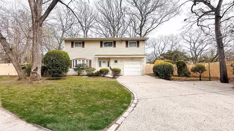 530 Melville Rd, Farmingdale, NY 11735