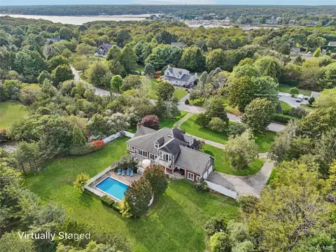 12 Laila Ln, Remsenburg, NY 11960