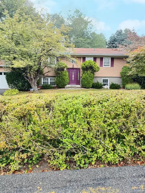 4 Robert Ln, Wappinger, NY 12590