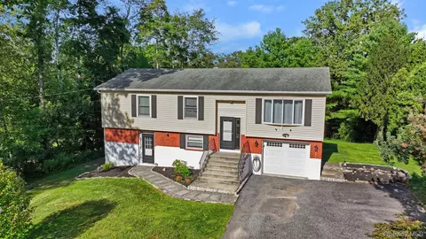 128 Kentview Dr, Carmel, NY 10512