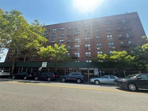 15272 Melbourne Ave #1B, Flushing, NY 11367