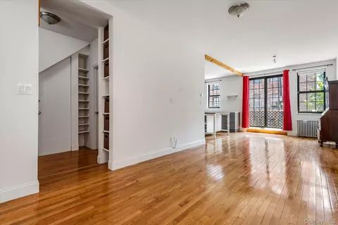 26-19 14th Pl, New York, NY 11102
