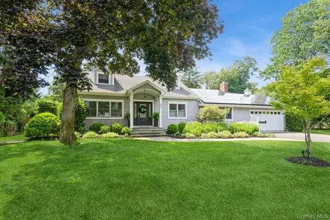 330 Private Rd, Brookhaven, NY 11772