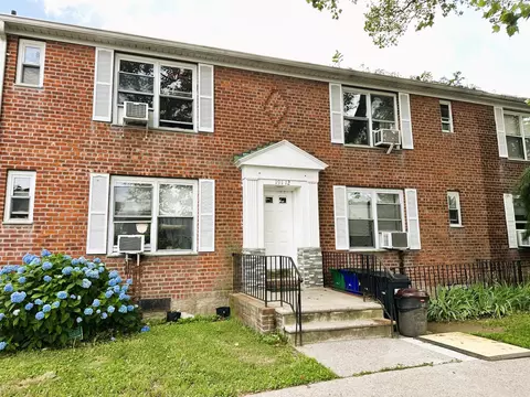 19112 Station Rd, Flushing, NY 11358