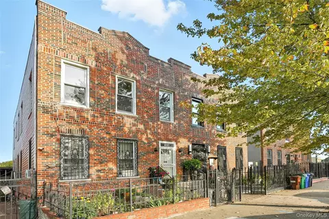 1036 Metcalf Ave, New York, NY 10472