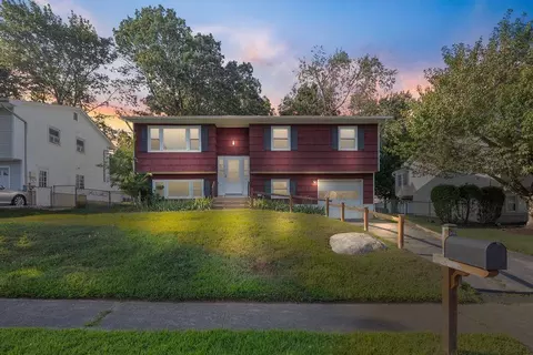 6 Mcgovern Dr, Garnerville, NY 10923