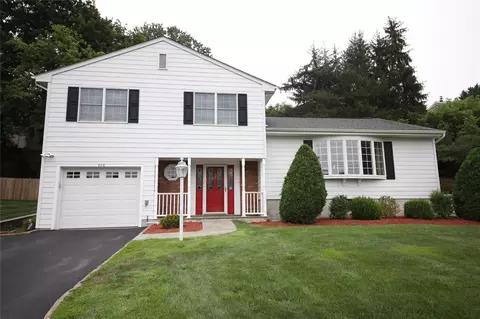 206 Myrtle Ave, Mount Pleasant, NY 10532