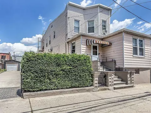 58-17 15 Penrod St, Corona, NY 11368
