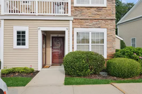 69 Warwick Dr, Massapequa, NY 11758