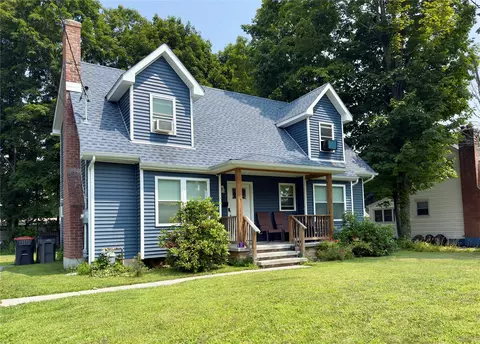 21 Caywood Pl, Hyde Park, NY 12538
