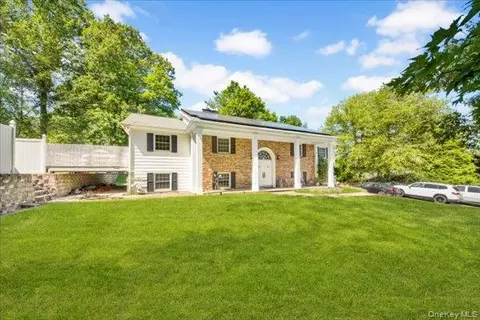 210 Lexow Ave, Clarkstown, NY 10960