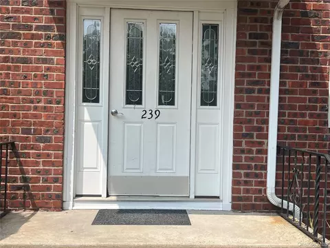 239 N Middletown Rd #A, Orangetown, NY 10965