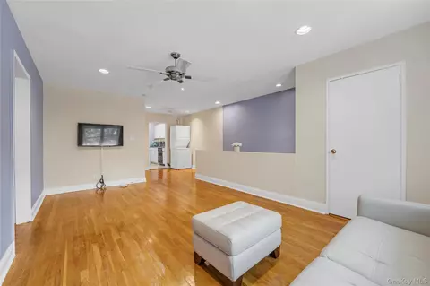 226-09 Union Tpke #B, Oakland Gardens, NY 11364