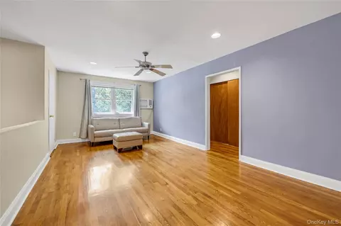 226-09 Union Tpke #B, Oakland Gardens, NY 11364