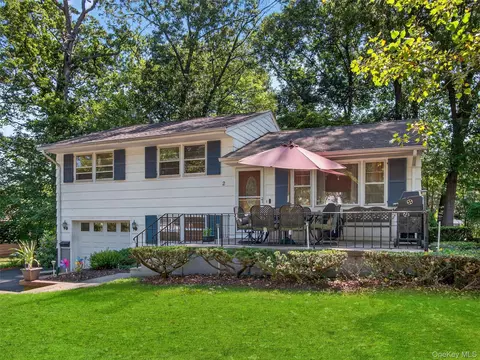 2 Beech Rd, Ramapo, NY 10901