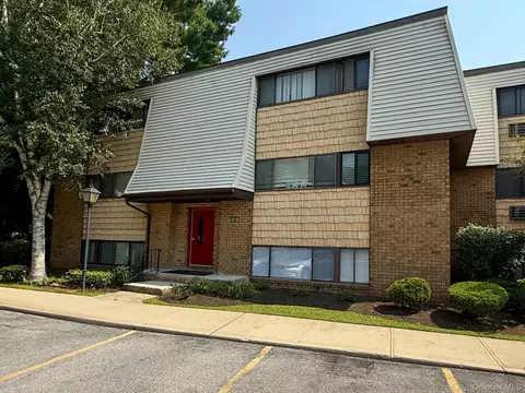 20 Pierces Rd #13, Newburgh, NY 12550