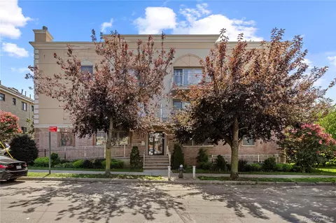 12206 25th Ave #2A, New York, NY 11356