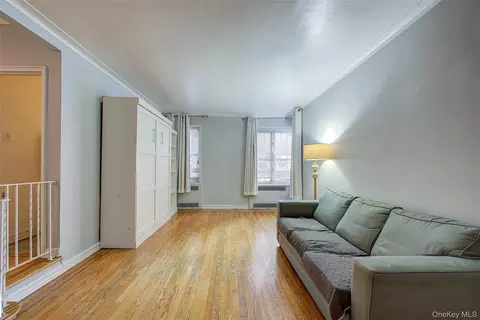 77-14 113th St #2R, Forest Hills, NY 11375