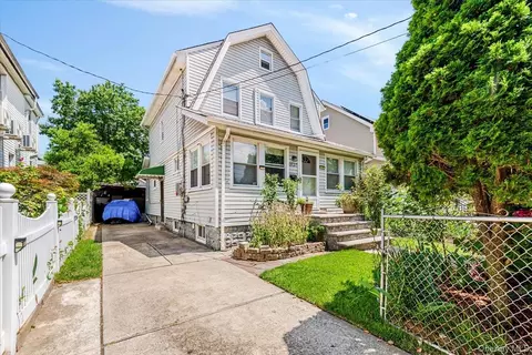 13727 Thurston St, New York, NY 11413
