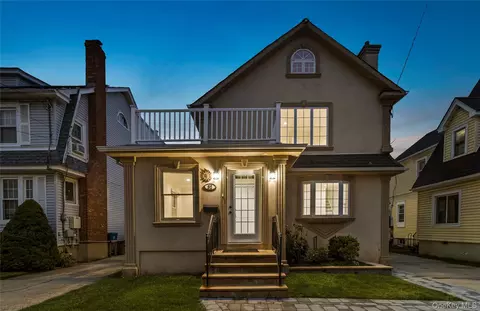 32 Florence Ave, Hempstead, NY 11550