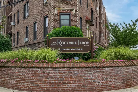 12 Hempstead Ave #2, Rockville Centre, NY 11570