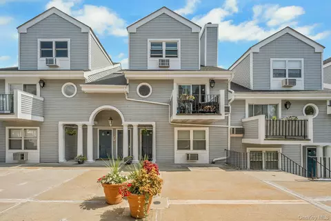 36 Greenridge Ave #305, White Plains, NY 10605