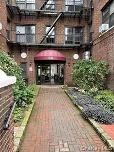 7234 Austin St #D4, New York, NY 11375