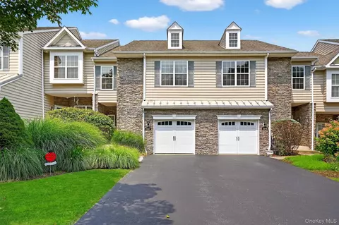 1047 Dutcher Dr, Fishkill, NY 12524