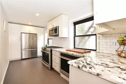 83-83 118th St #2D, New York, NY 11415
