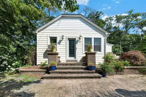 57 Flower Rd, Mastic Beach, NY 11951