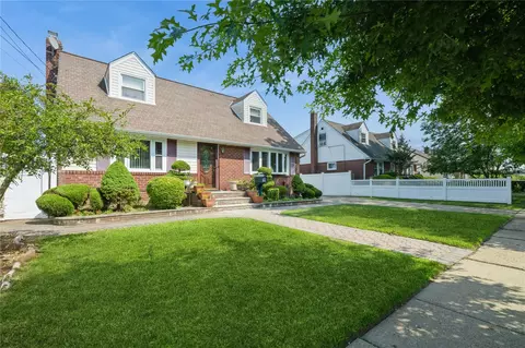 537 Duryea Ave, Uniondale, NY 11553