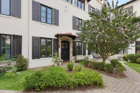 7 Park Avenue Ter, Bronxville, NY 10708