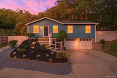 59 Breeze Ave, Ronkonkoma, NY 11779