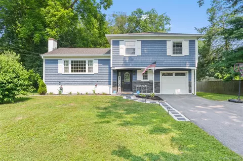6 Cindy Ln, Wappinger, NY 12590