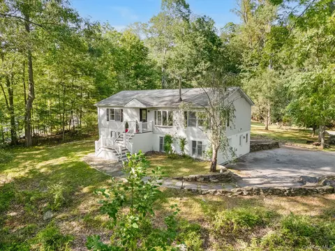36 Colabaugh Pond Rd, Cortlandt, NY 10520