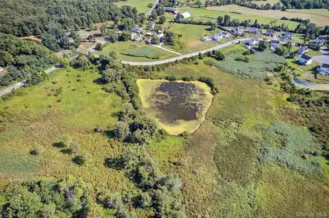 225 Village Dr, Warwick Town, NY 10921