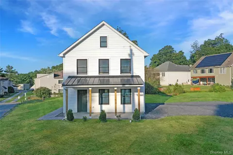 119 Clark Pl, Maybrook, NY 12543