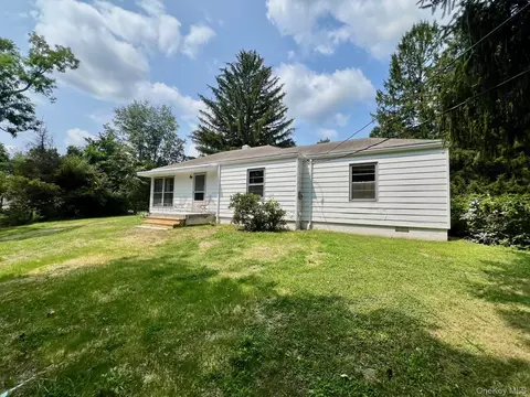 1253 Salt Point Tpke, Pleasant Valley, NY 12569