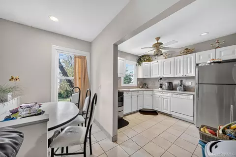 Kitchen - 16 Maple Pl, Ossining, NY 10562 photo 2 of 4