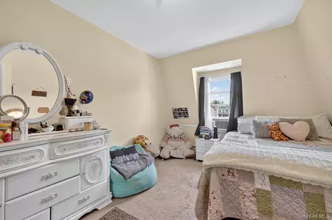 Bedroom - 16 Maple Pl, Ossining, NY 10562 photo 10 of 11